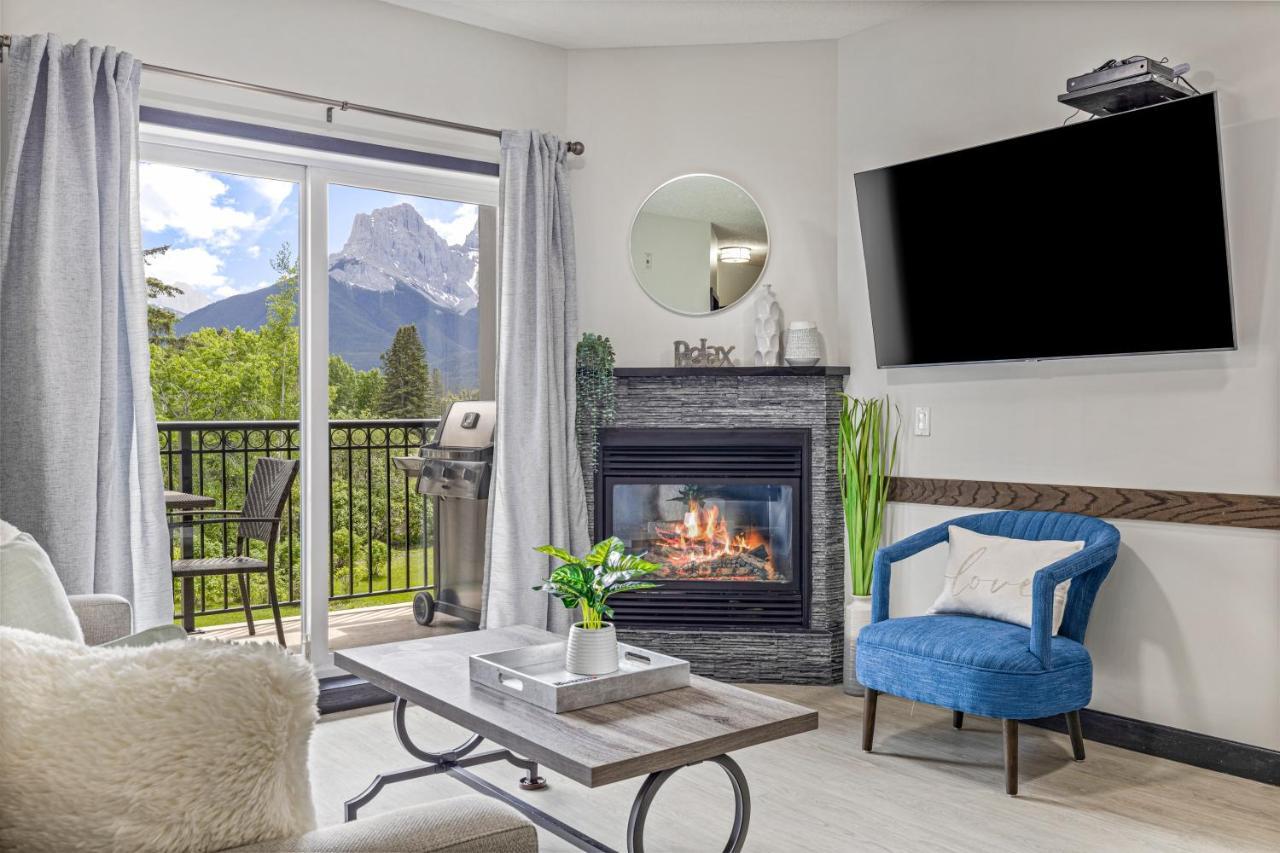 Outstanding Mountain Condo Waterslide And Hot Tub Managed By Little Sister Getaways Canmore Kültér fotó